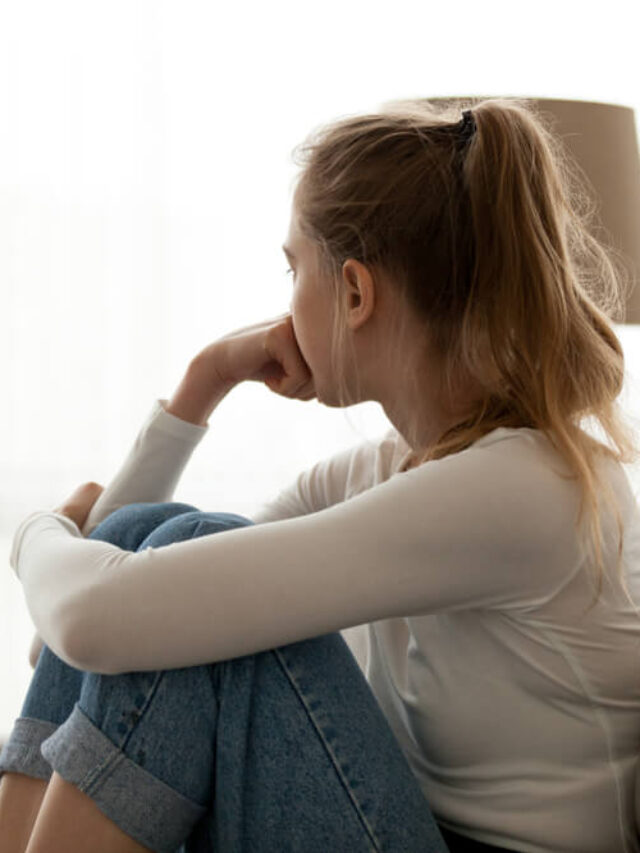 Very heart touching sad quotes in hindi